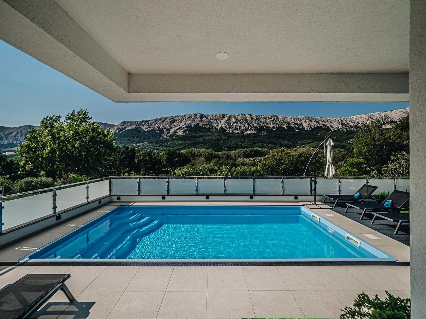 Glasfiberpool Aruba 700 7,20m x 3,70m x 1,50m