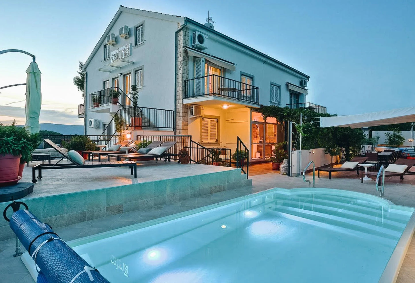 Glasfiberpool Aves 800 8,00m x 3,20m x 1,55m